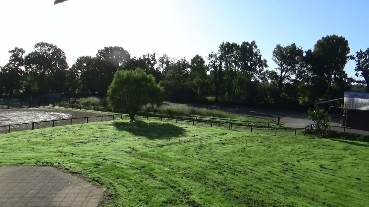 Les Grands Chênes Remilly-les-Marais Exterior foto